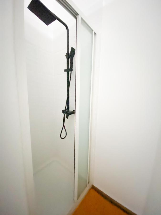 Capstay Roubaix Lille Private Shower & Netflix Экстерьер фото